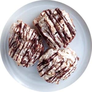 Dirty snowball cookie with chocolate drizzle